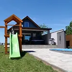 Feriehus Garden Vendeghaz *