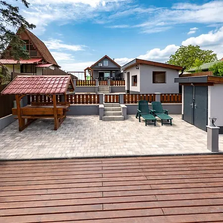 Holiday home Garden Vendeghaz *