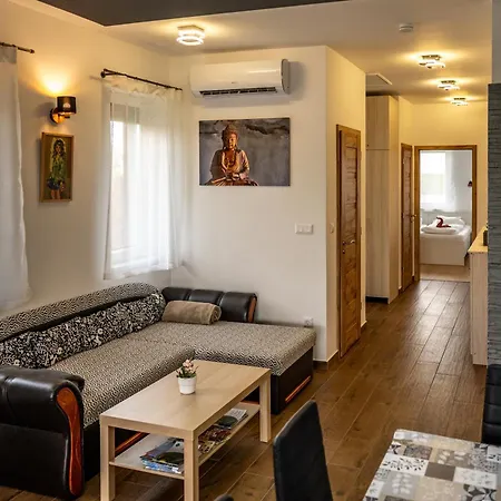 بيت للعطل Garden Vendeghaz