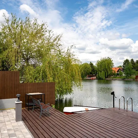 Garden Vendeghaz בית נופש *