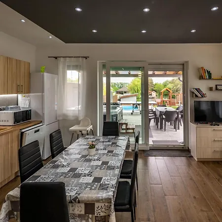 בית נופש Garden Vendeghaz Békésszentandrás