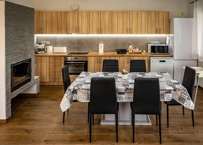 Garden Vendeghaz בית נופש *